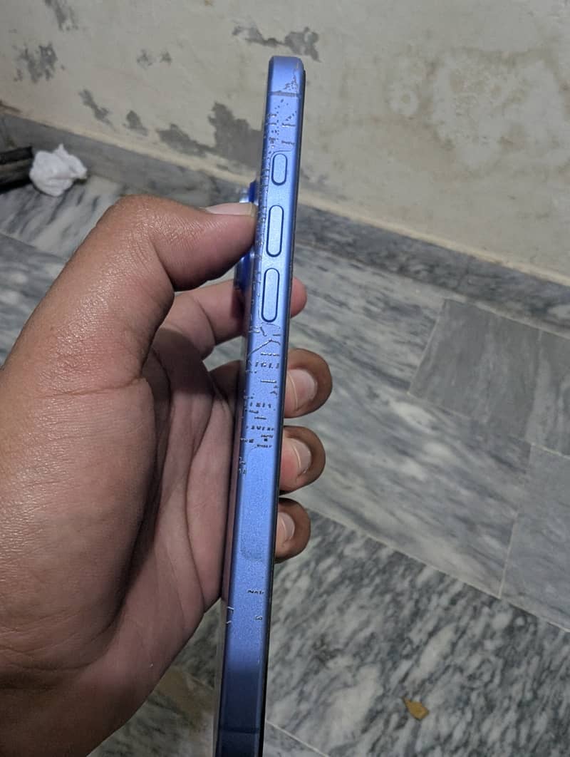 Apple iPhone 16 Plus 4