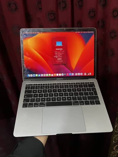 Apple MacBook Pro 2017 13 inch with 61W adapter cable