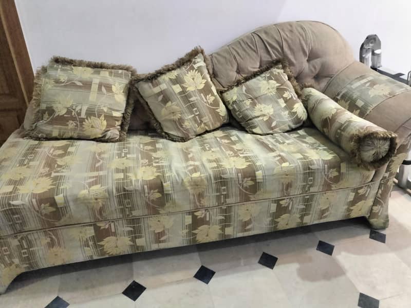 sofa set with dewan 0