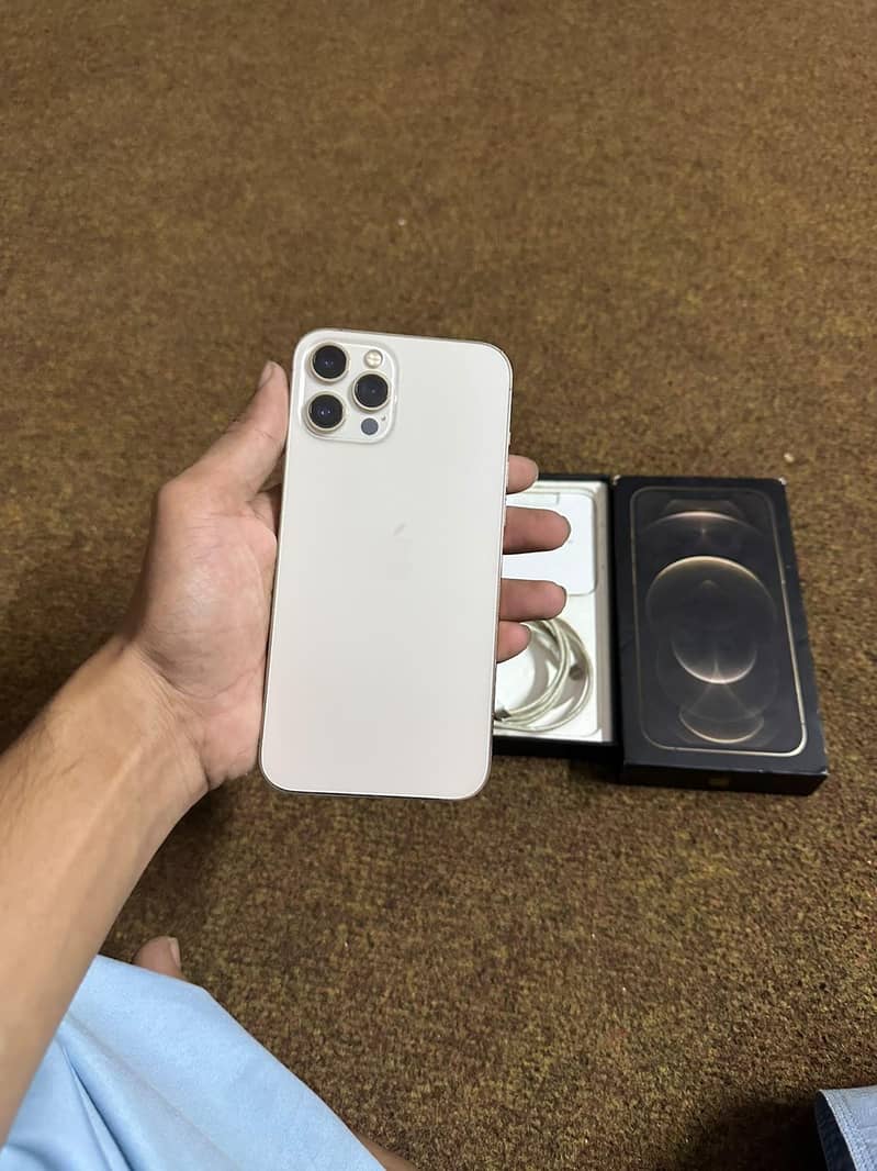 Apple iPhone 12 Pro Max 4