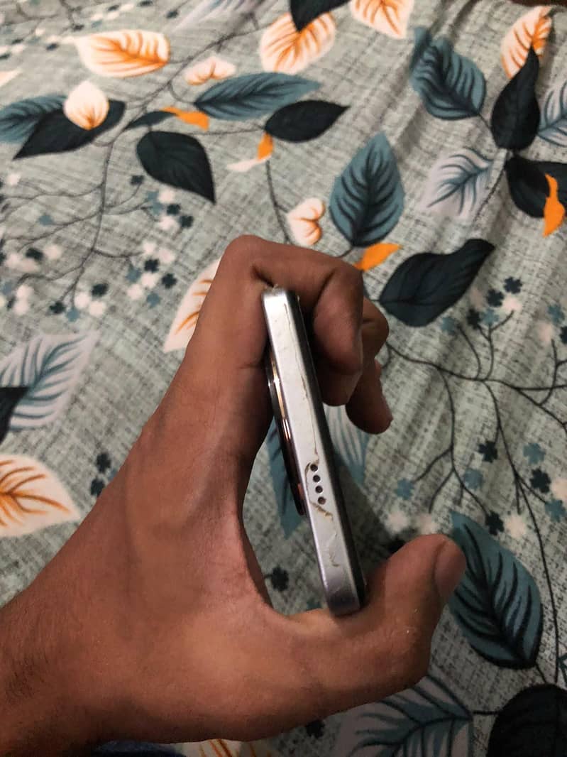 Itel S24 4