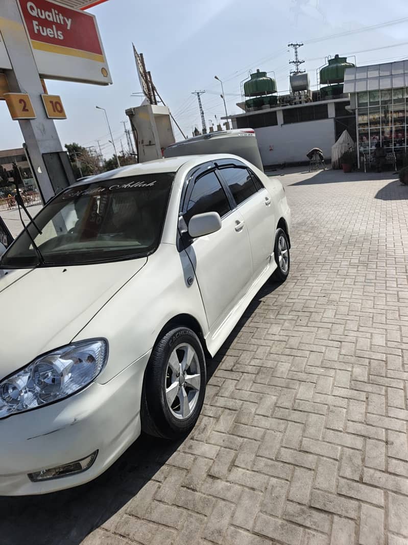 altis saloon 3