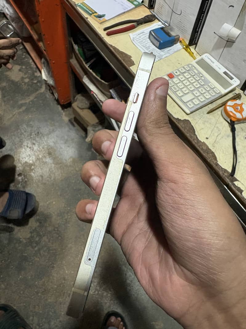Apple iPhone 13 3