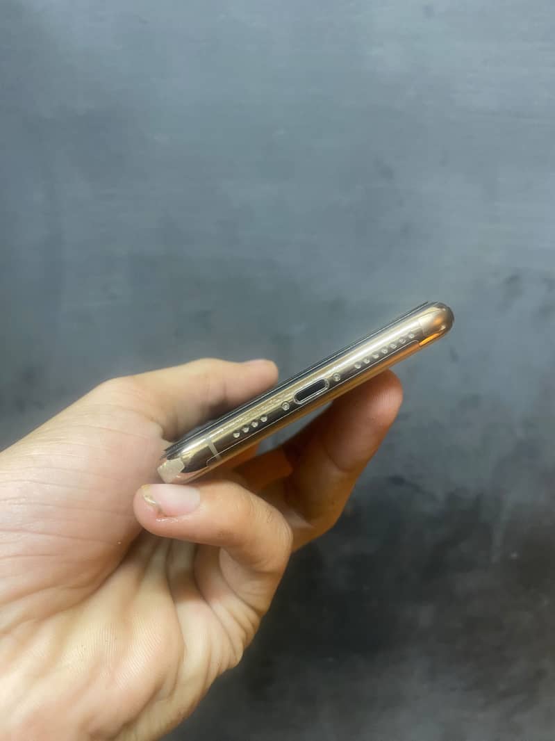 Apple iPhone 11 Pro Max 1