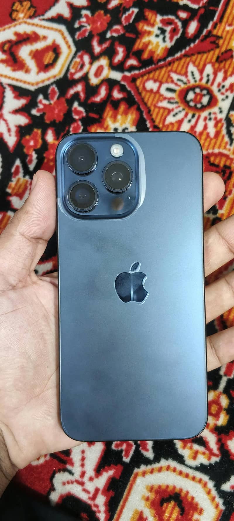 Apple iPhone 15 Pro Max 4