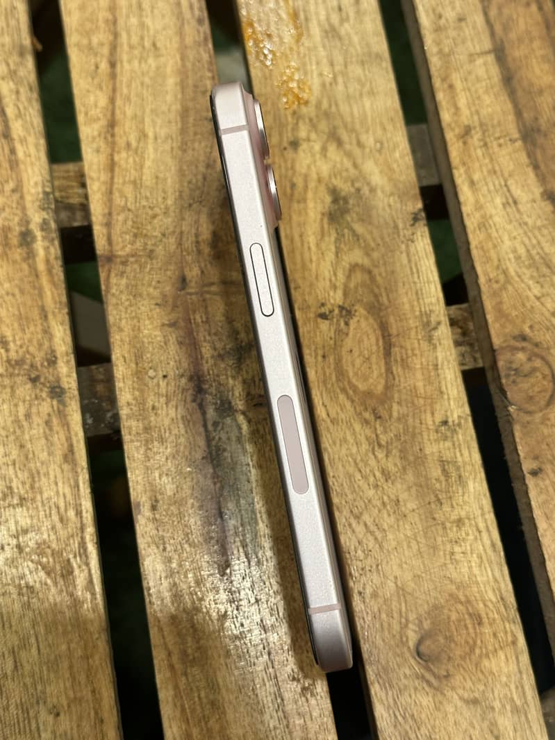 Apple iPhone 15 2