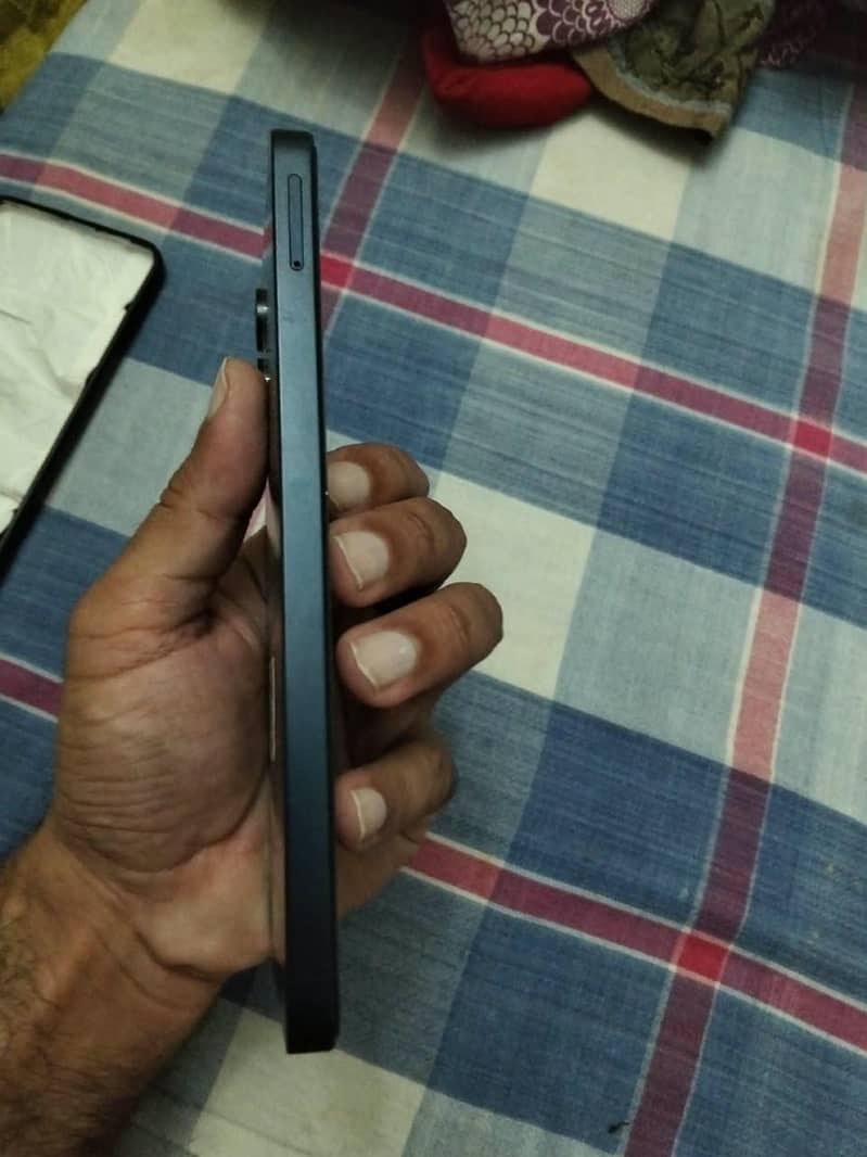 Samsung Mobile 4/128 2