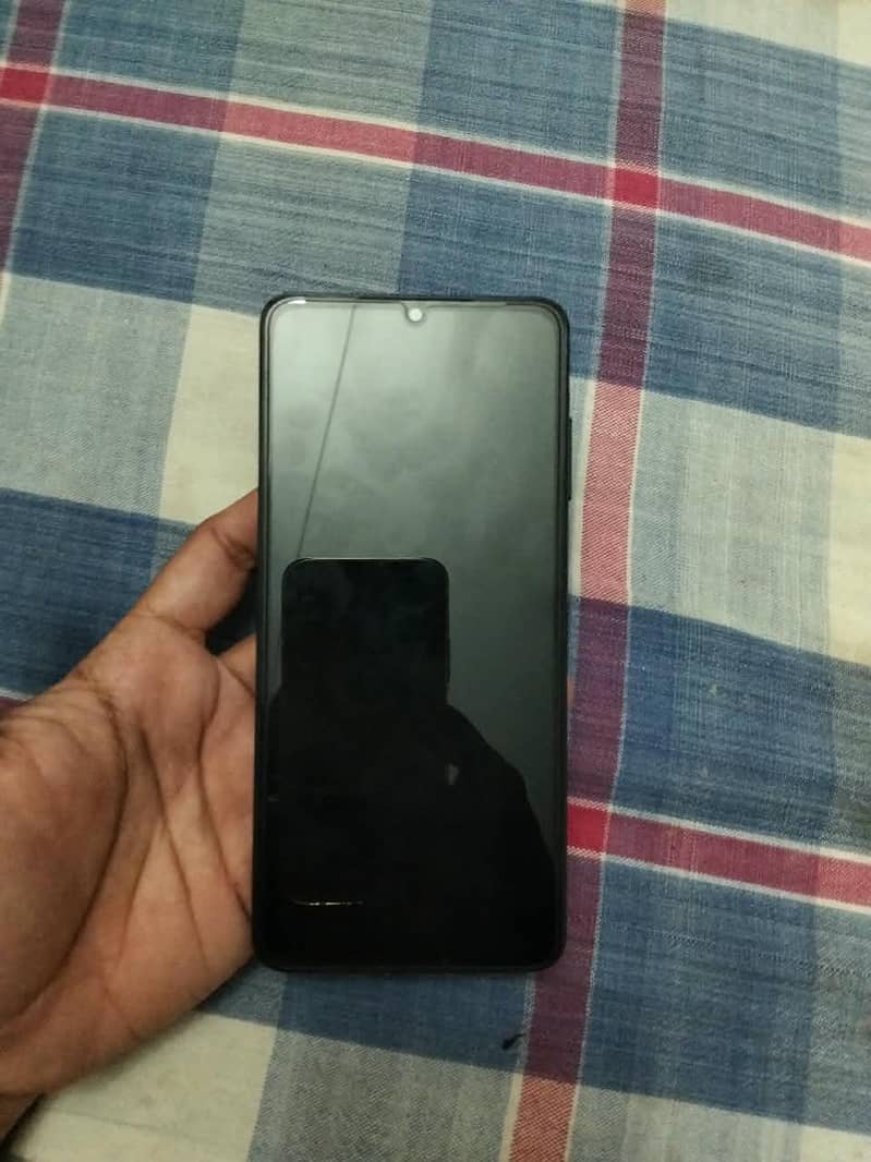 Samsung Mobile 4/128 3