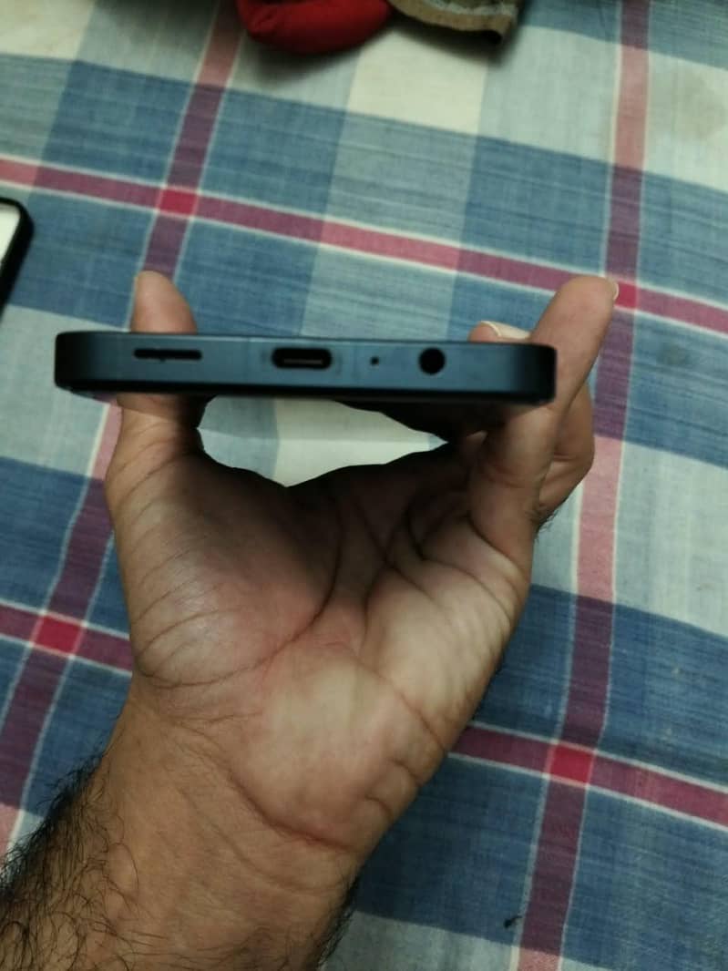 Samsung Mobile 4/128 5