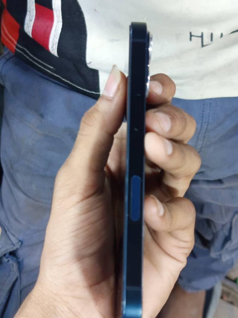 Apple iPhone 13 7