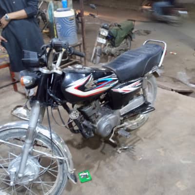 Honda 125 Model 2015 Num dadu