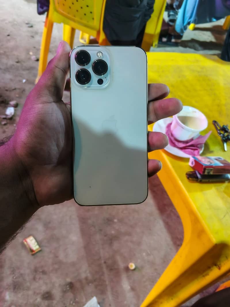 Apple iPhone 13 Pro Max 3