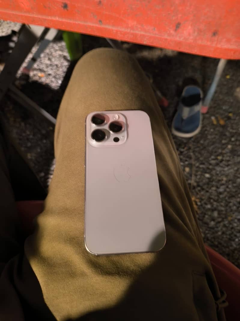 Apple iPhone 15 Pro 2