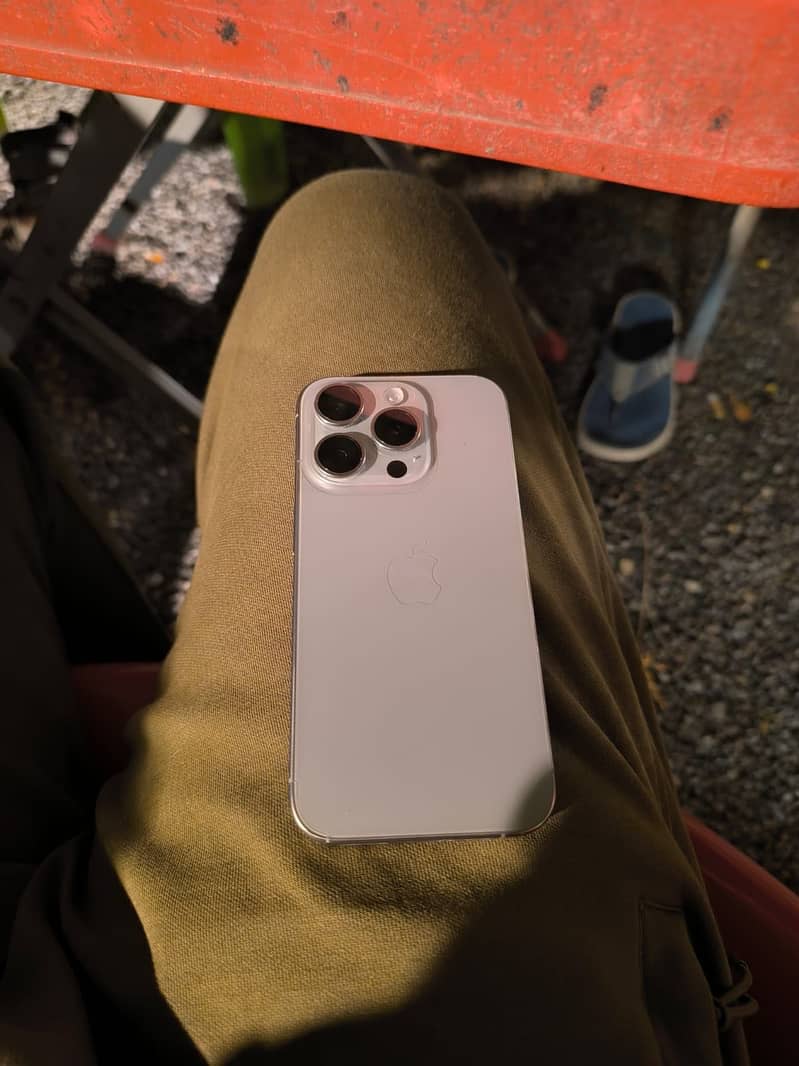 Apple iPhone 15 Pro 4