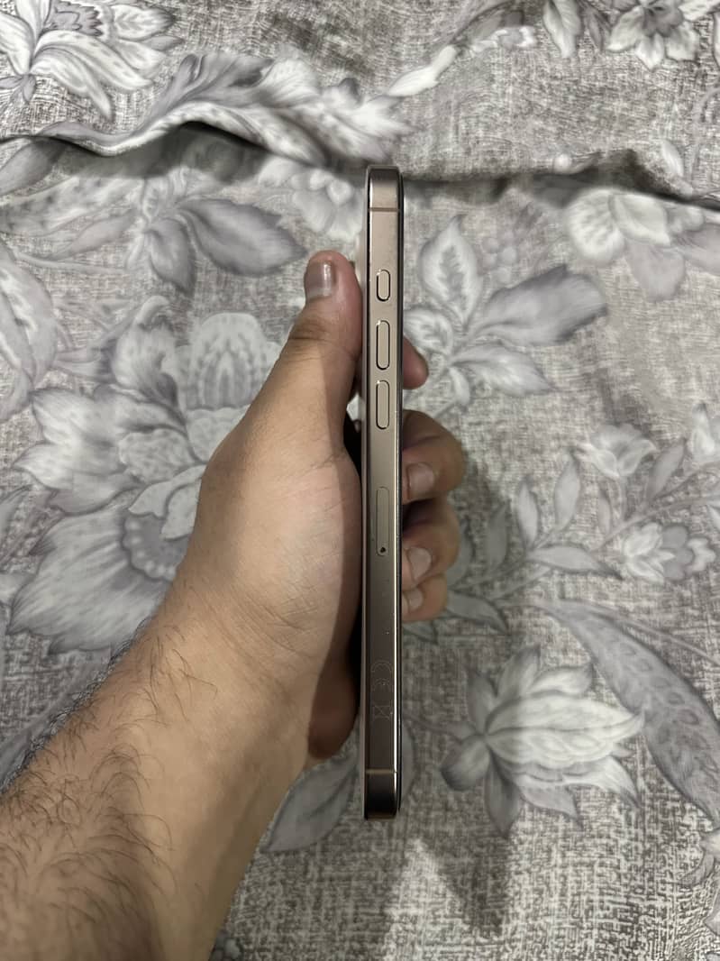 Iphone 16 Pro Max 4