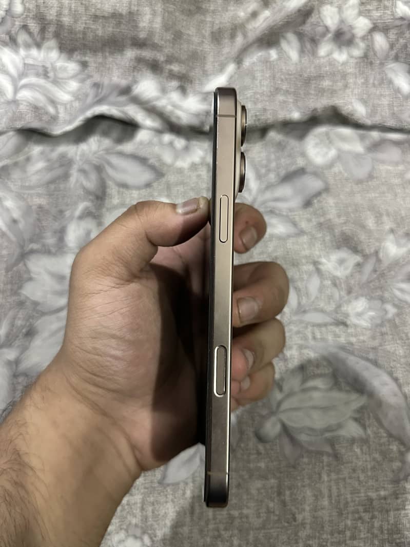 Iphone 16 Pro Max 5
