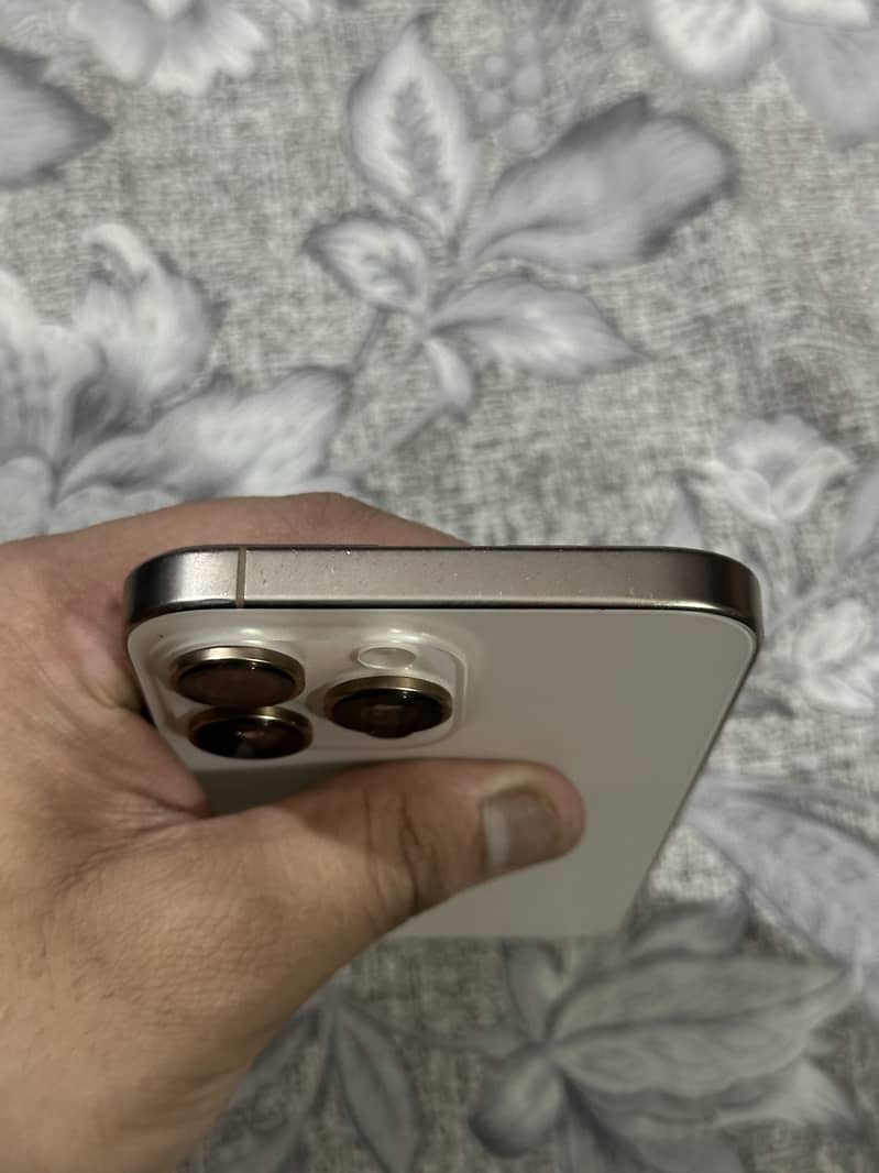 Iphone 16 Pro Max 6