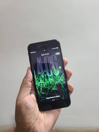 Apple iPhone SE
