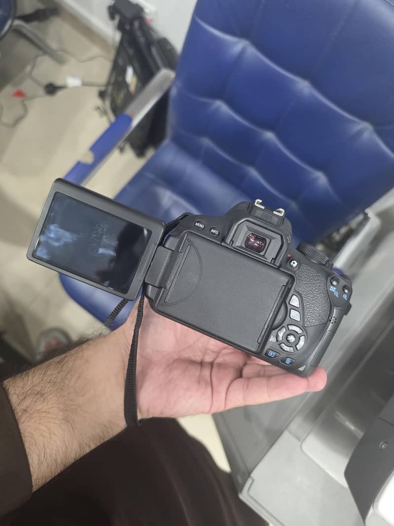 Canon 700D 4