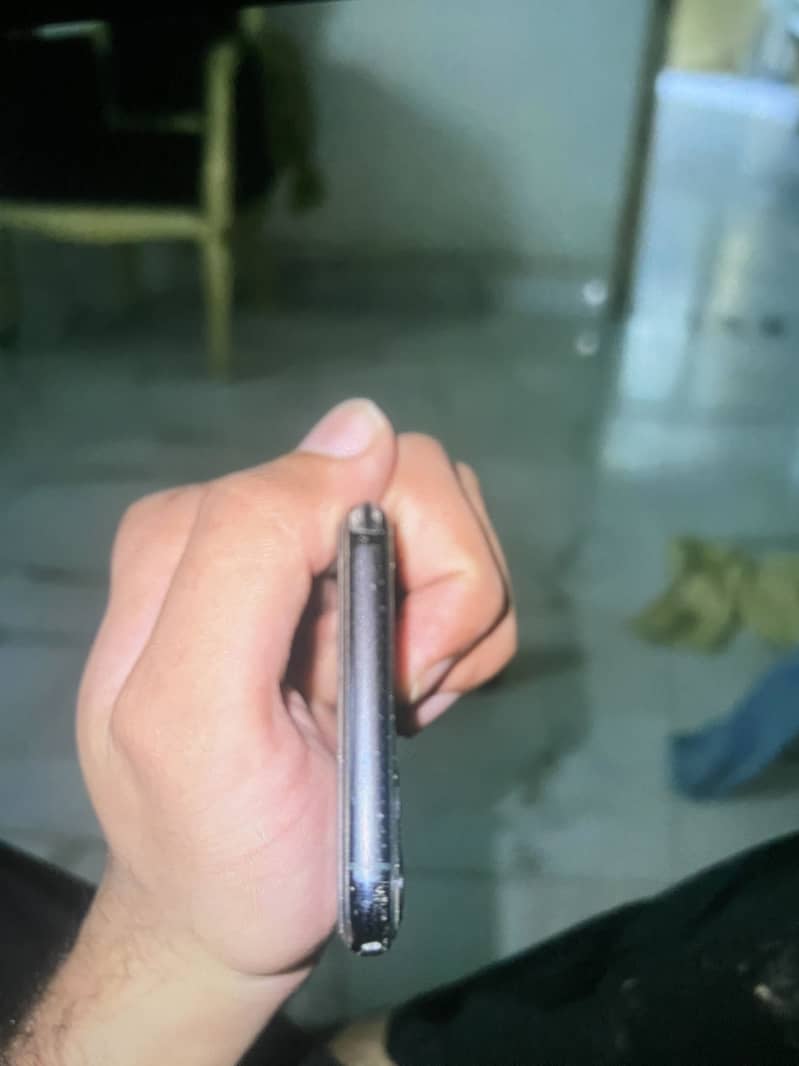 Apple iPhone 11 Pro Max 2