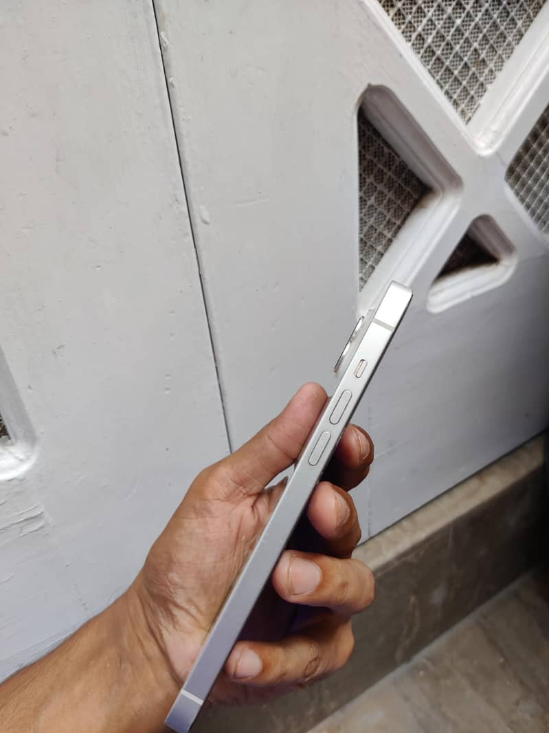 Apple iPhone 14 plus 3