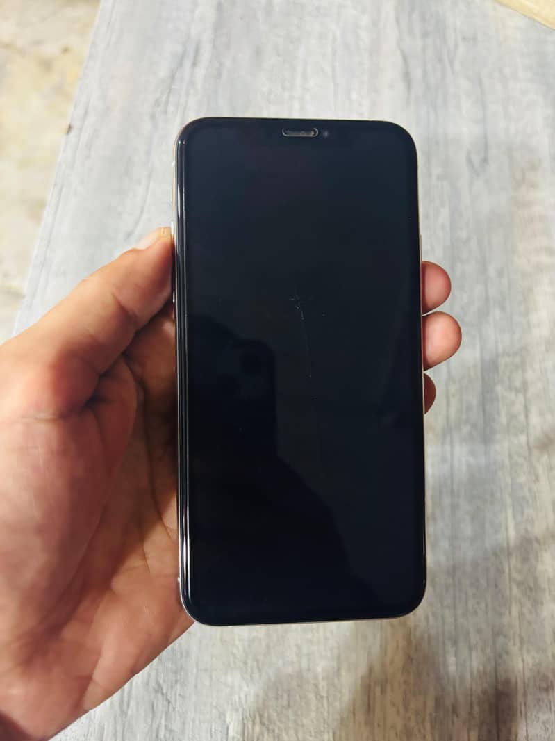 Apple iPhone XS 1