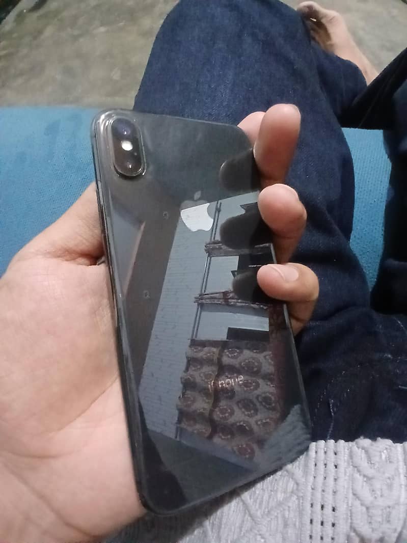 Apple iPhone X 3