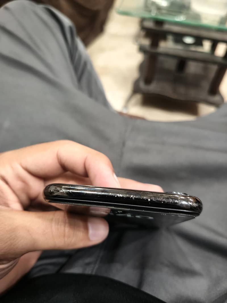Apple iPhone X 5