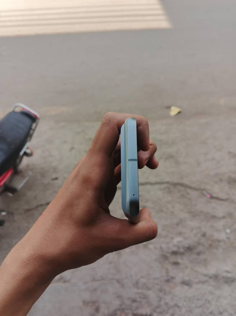 Google Pixel 8 6