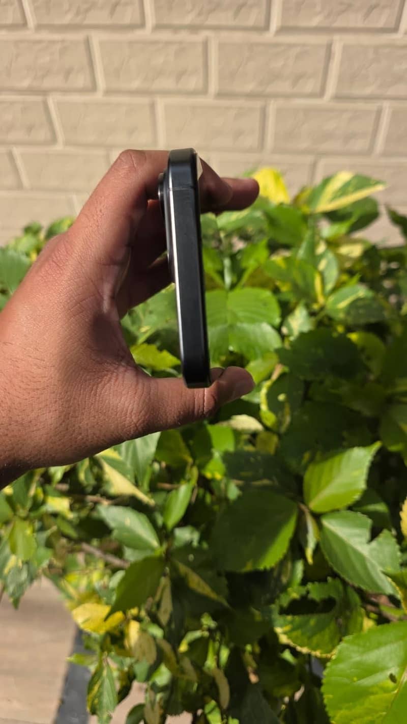 Apple iPhone 15 Pro Max 1