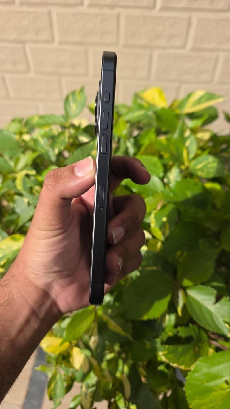 Apple iPhone 15 Pro Max 5
