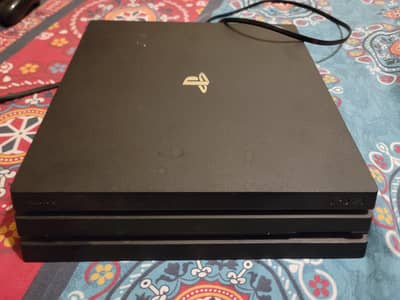 PS4 PRO 1TB 10/10 Condition