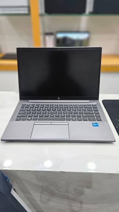 HP Zbook Firefly 14- G8 / i7-11th gen / 32 gb ram 512 Nvme