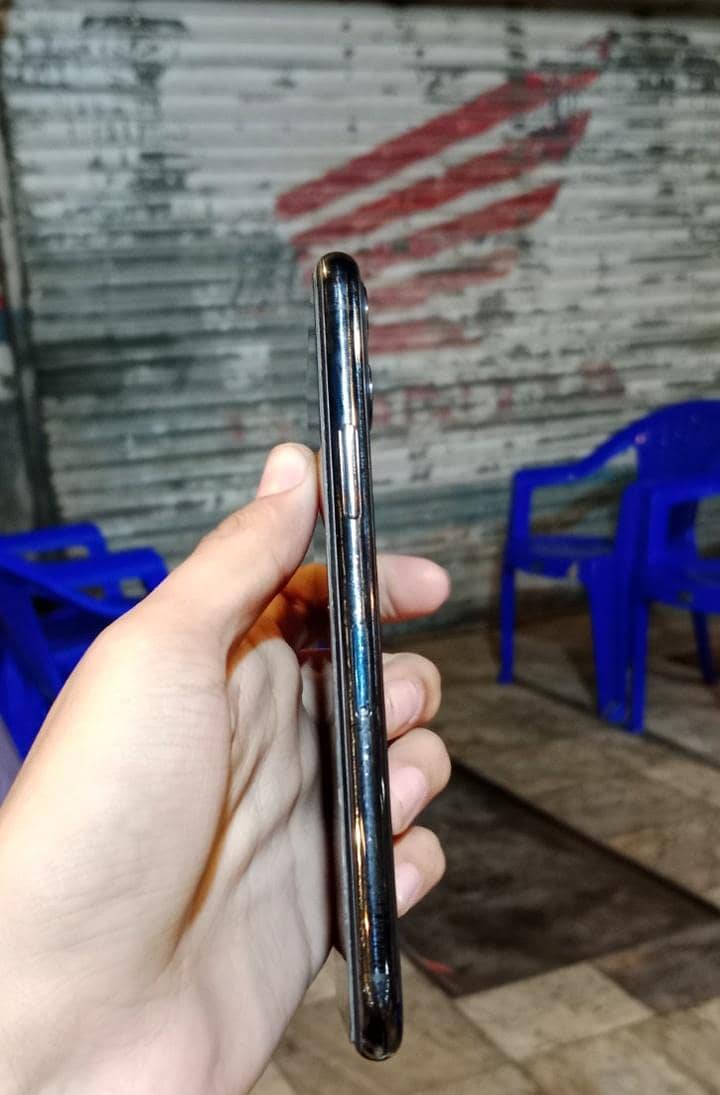 Apple iPhone 11 Pro 3