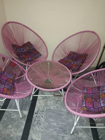 Rattan Dining Table & Chairs in Good Condition