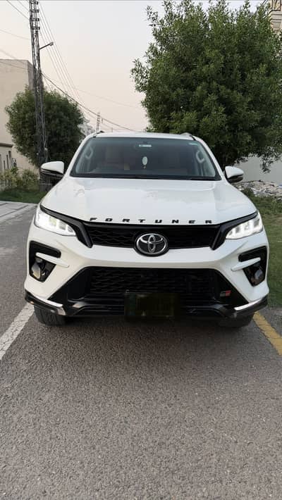 Toyota Fortuner V 2019