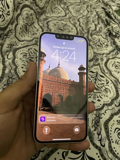 iPhone 13