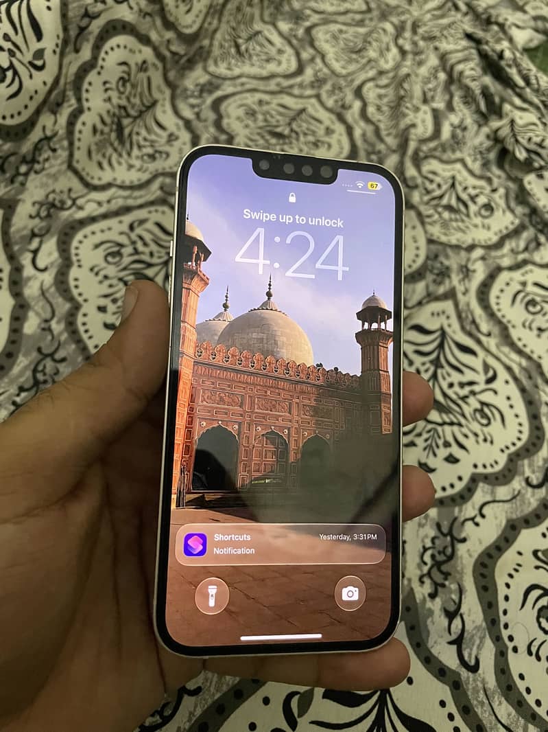 iPhone 13 0