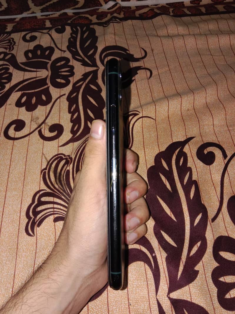 Apple iPhone 11 Pro Max 3