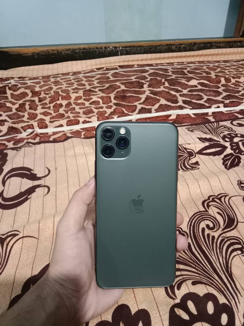 Apple iPhone 11 Pro Max 4
