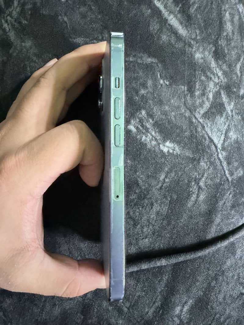 Apple iPhone 13 Pro 1