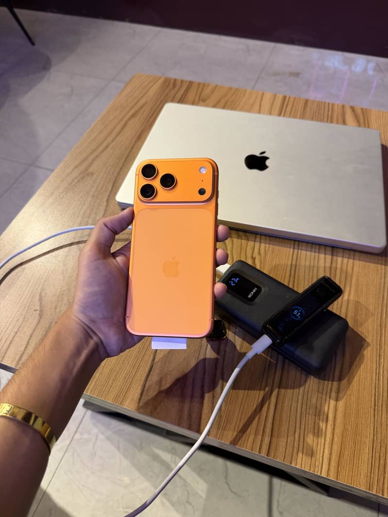 Apple iPhone 17 Pro Max 0