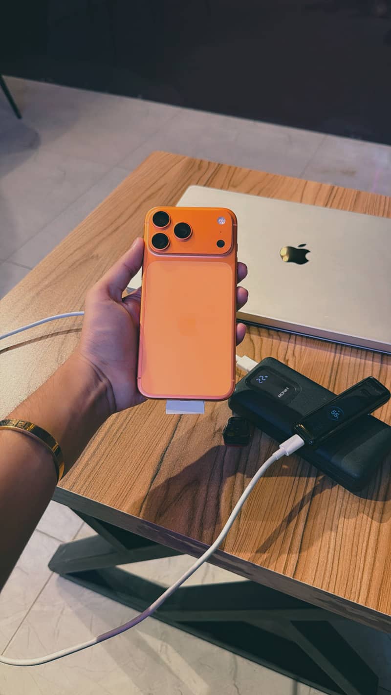 Apple iPhone 17 Pro Max 1