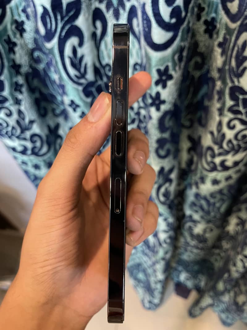 Apple iPhone 13 Pro 4
