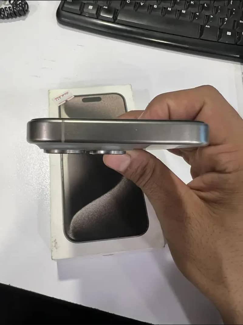 Apple iPhone 15 Pro 2
