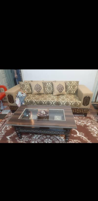 3 2 1 sofa set 1 year used hy neet hy bilkul