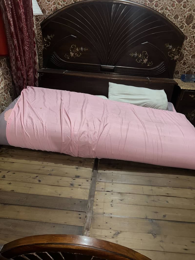 Bed + 2 side tabels + dressing table 1