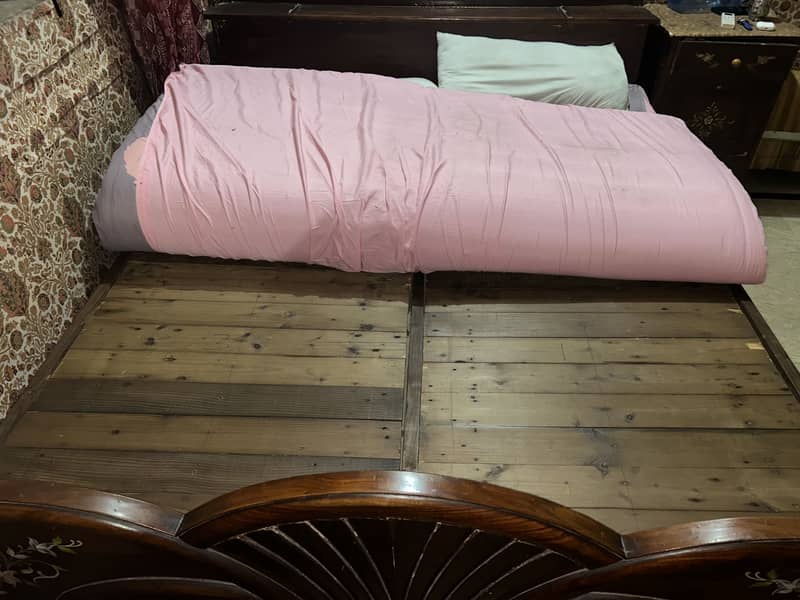 Bed + 2 side tabels + dressing table 2