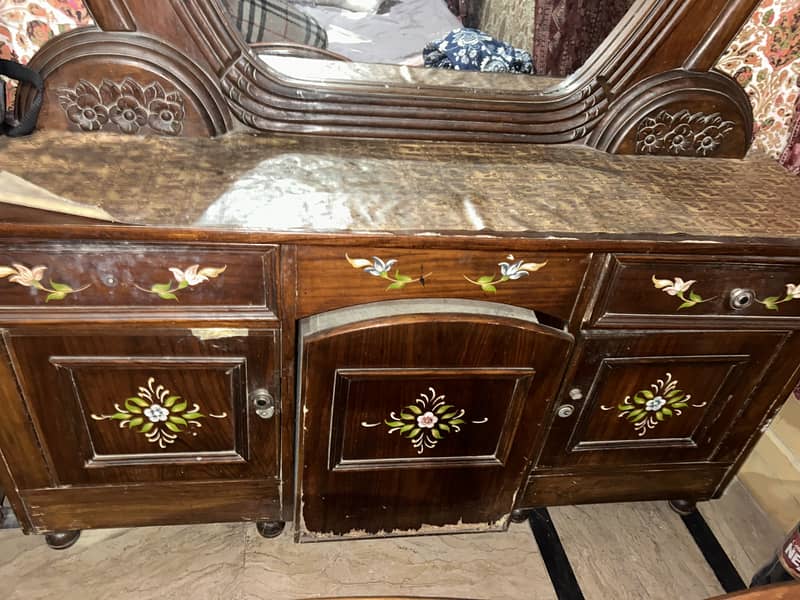 Bed + 2 side tabels + dressing table 3