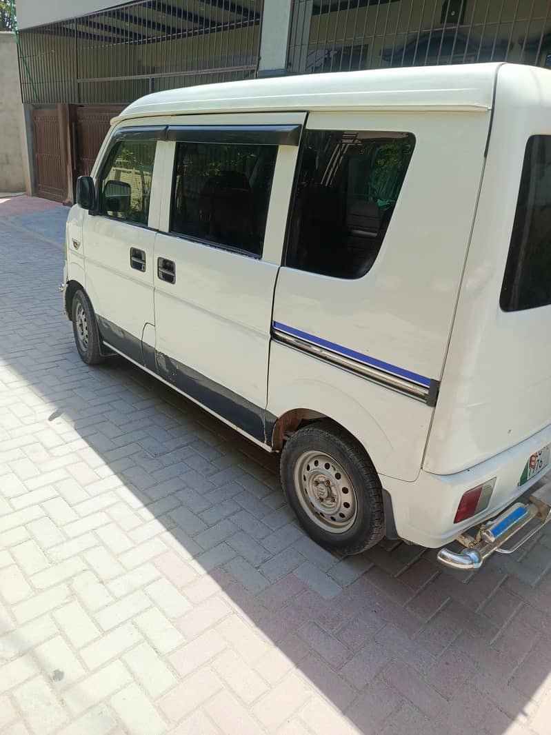 Suzuki Every 2012 3